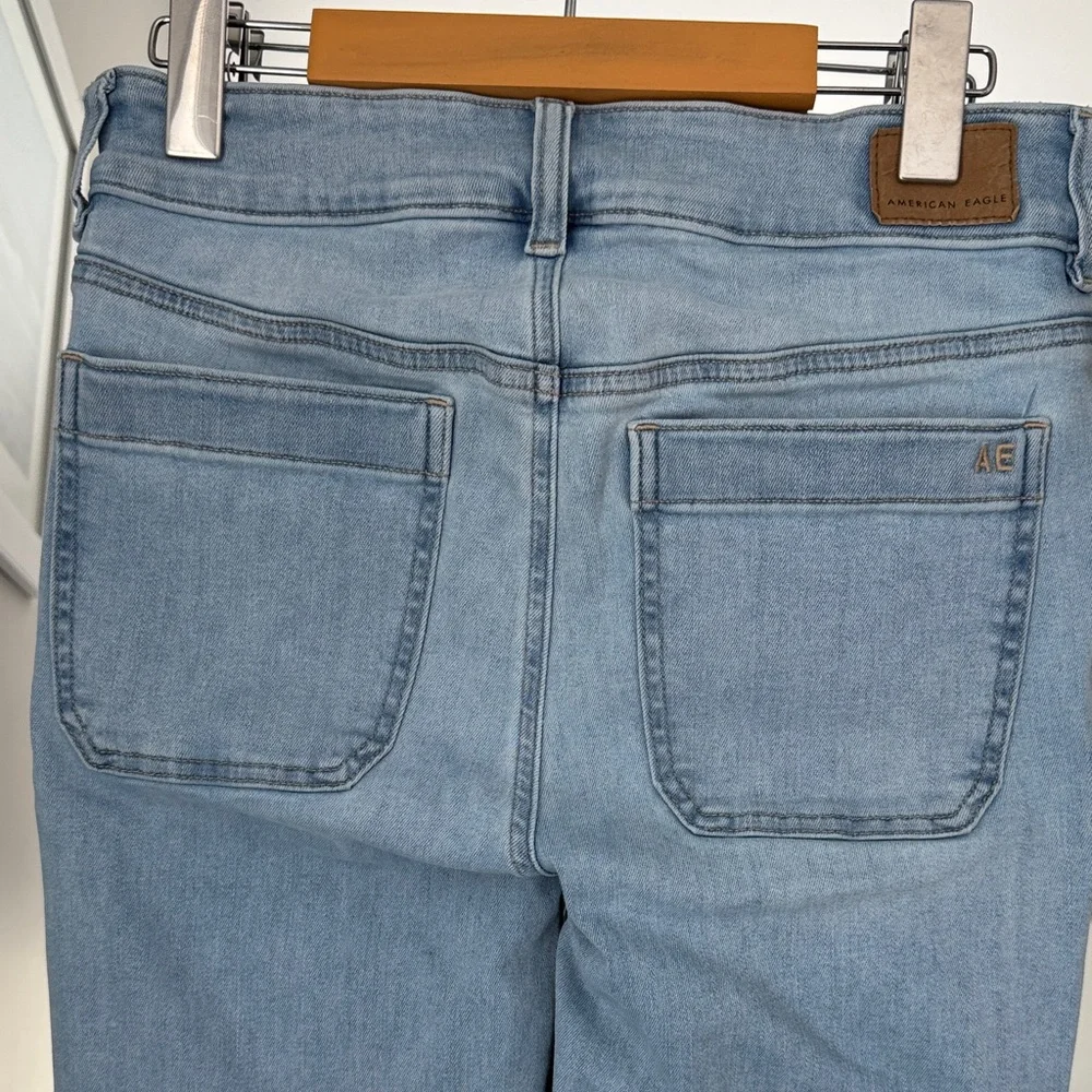 American Eagle Light Wash Jeggings - Picture 4 of 6